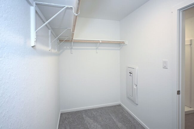 Building Photo - 15023 Azzurro Stone