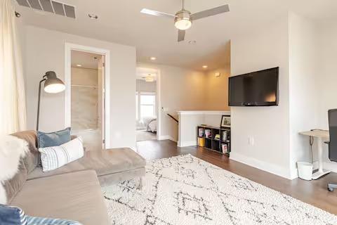 Building Photo - 1305 Town Creek Dr