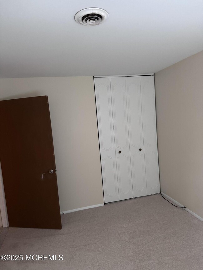 Building Photo - 34A Edinburgh Ln