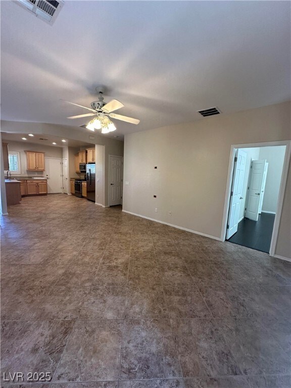 Building Photo - 6071 Saddle Horse Ave