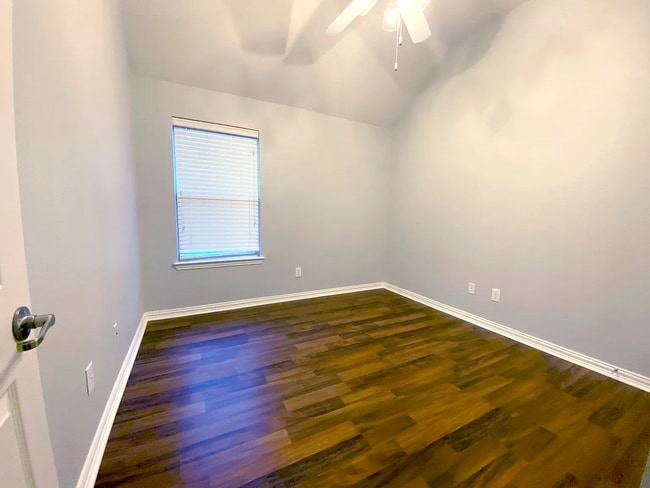 Building Photo - 2641 Sandcherry Dr