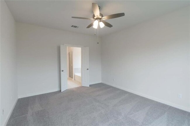 Building Photo - 205 Rosebush Dr