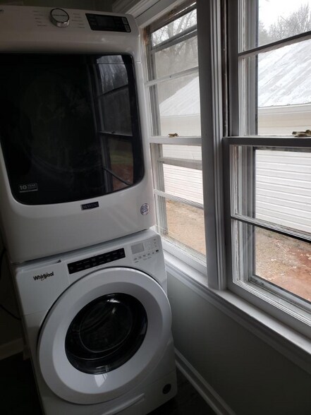 Building Photo - 651 Mc Abee Rd