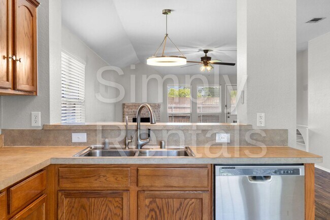 Building Photo - 2630 Massey Ln