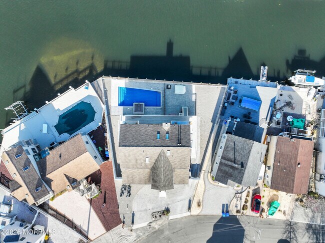 Building Photo - 3330 Windsor Ave