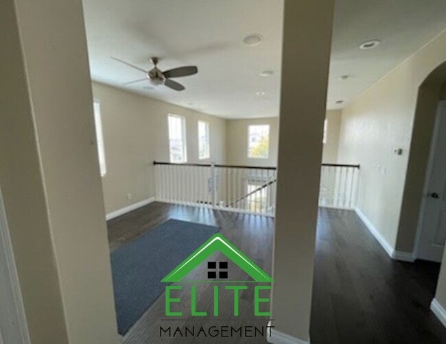 Building Photo - Beautiful 4-Bedroom Home in Desirable Ranc...