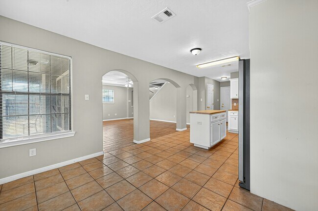 Building Photo - 10035 Morocco Rd