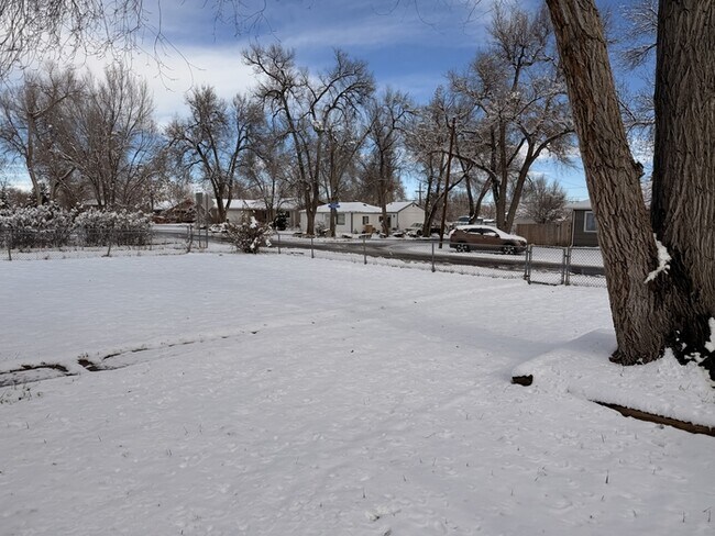 Building Photo - 105 S Kendall St