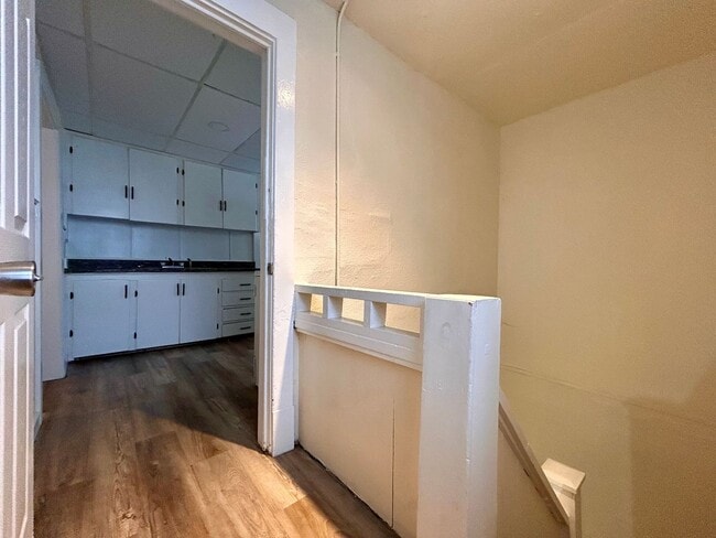 Building Photo - 1123 Pine St