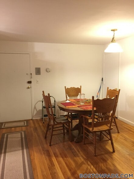 Building Photo - 50 Evergreen St