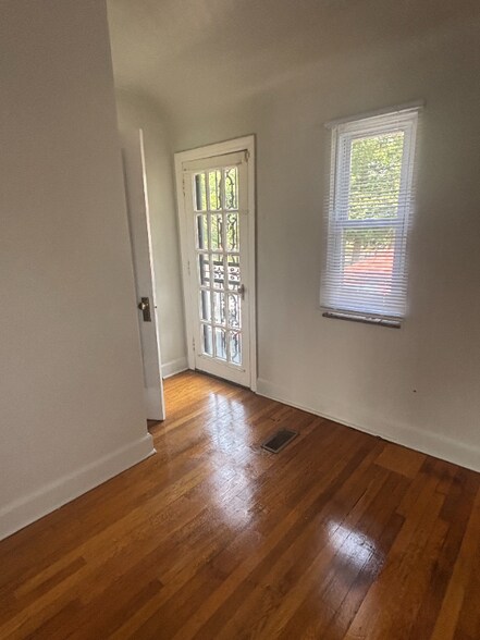 Building Photo - 17606 San Juan Dr