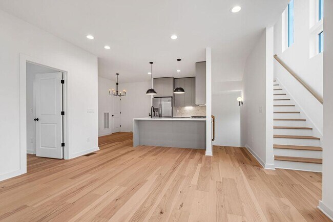 Building Photo - 1244 1st Ave S