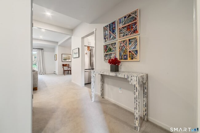 Building Photo - 595 Heritage Vlg