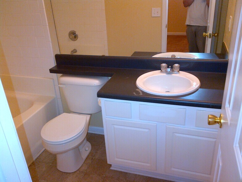 Building Photo - 132 Benfield Cir