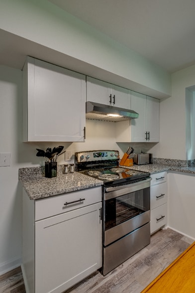 Building Photo - 179 Anderson Ln