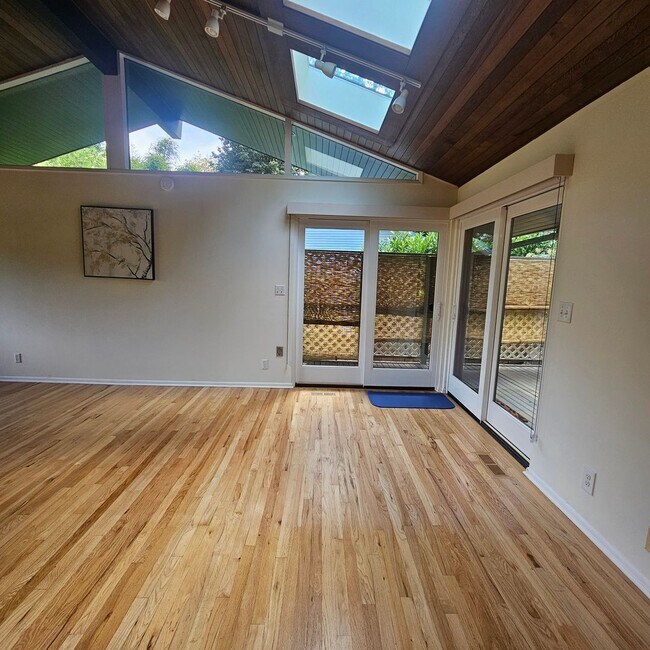 Building Photo - Private Bainbridge Island Retreat with Acreage & Modern Comforts