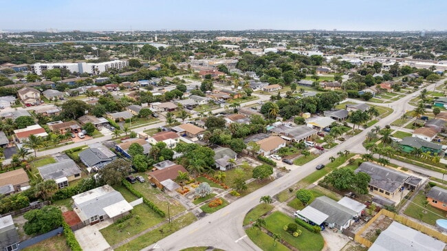 Building Photo - 448 NW 3rd Ave