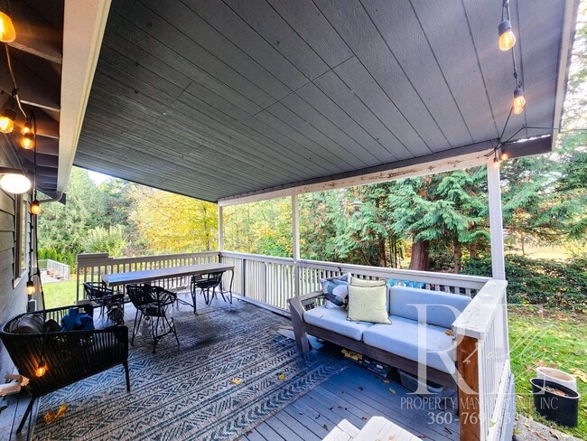 Building Photo - Elegant Silverdale Home with Private Backyard Oasis