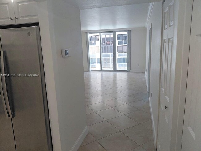 Building Photo - 5701 Collins Ave