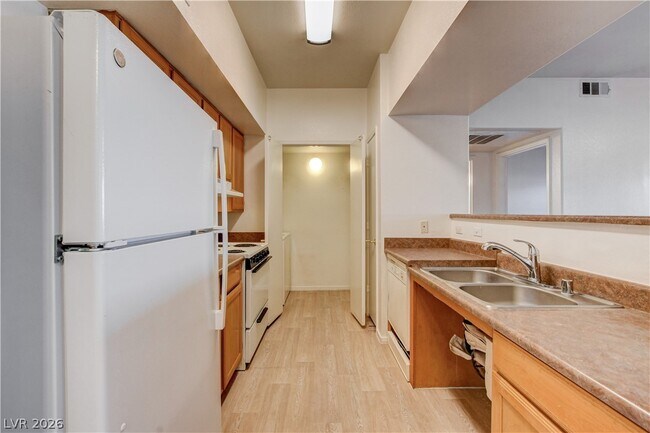 Building Photo - 45 Maleena Mesa St