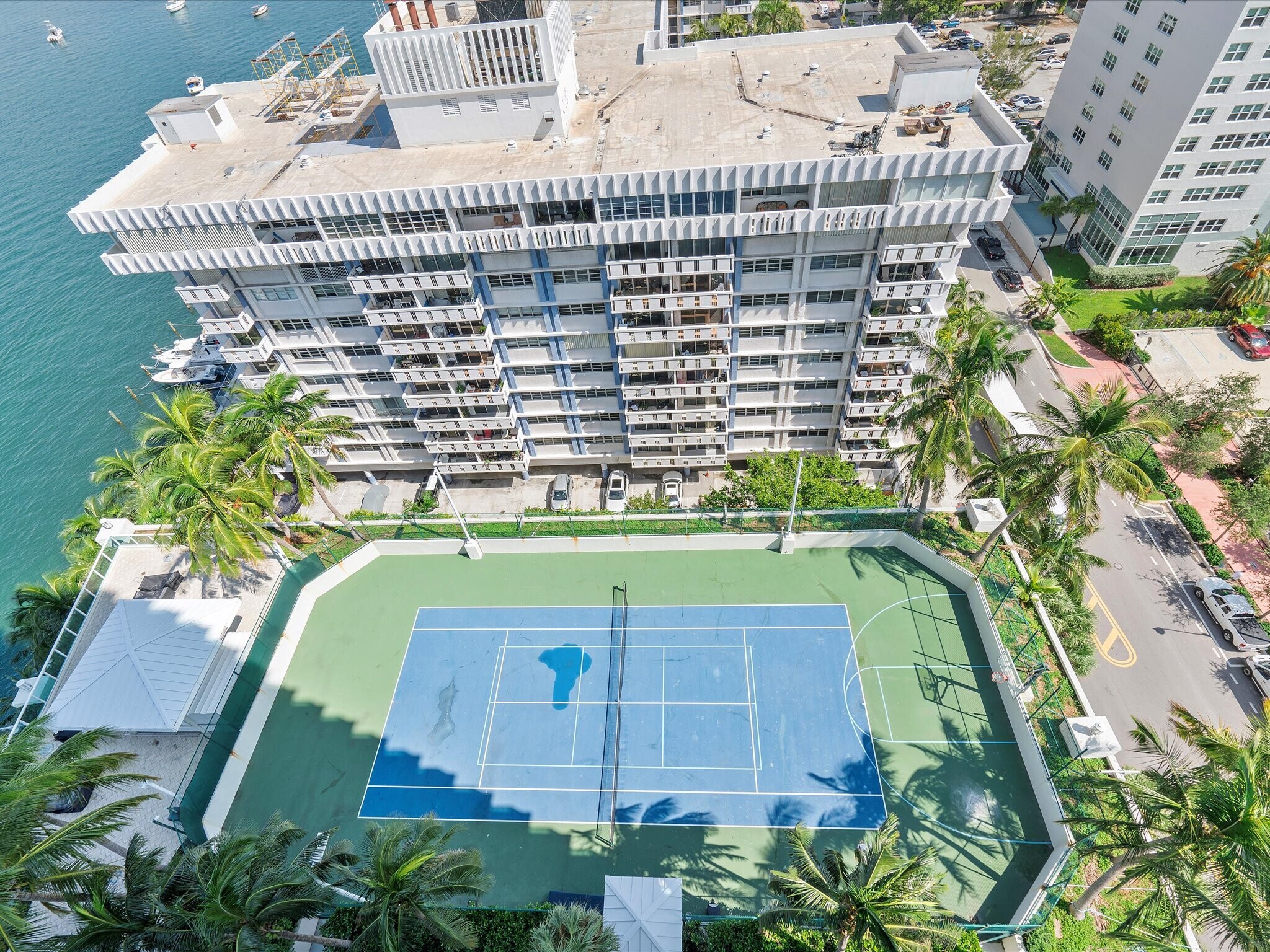 Building Photo - 650 West Ave