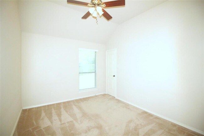 Building Photo - 2801 Enchanted Lake Dr