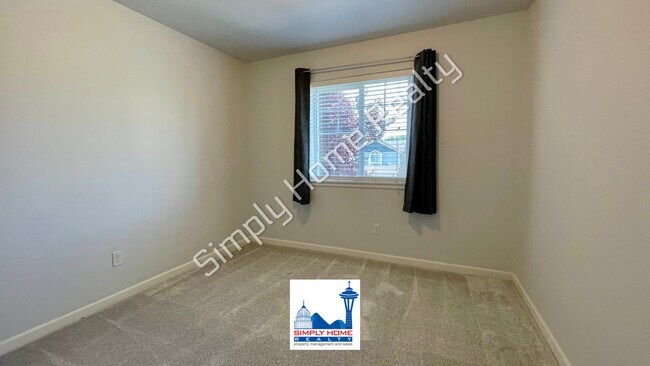 Building Photo - Welcome to this Spacious 4 bedroom, 3.5 bath Home in the Heart of Yelm!