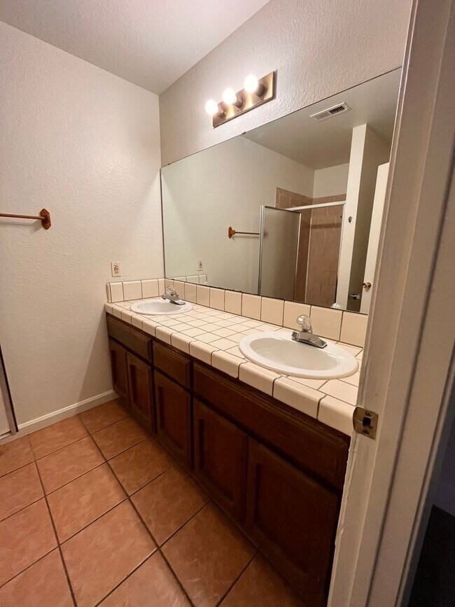 Building Photo - 1524 Swarthmore Dr