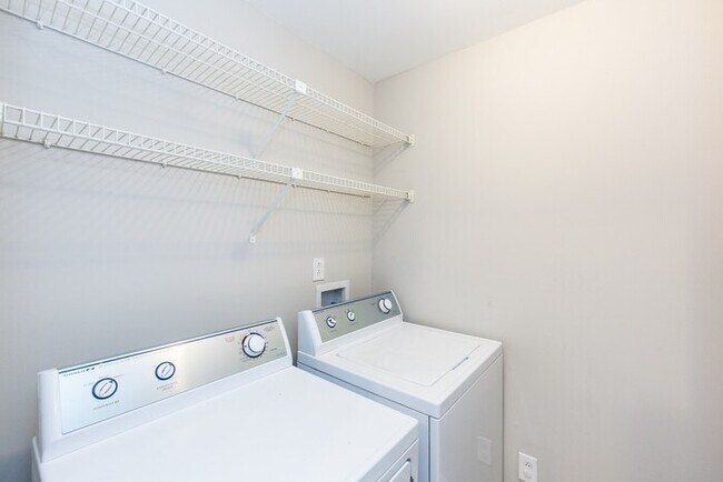 Building Photo - Wonderful 3BD/2BA Open Concept Ranch Home!
