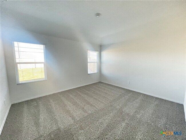 Building Photo - 321 Cottonmouth Ln