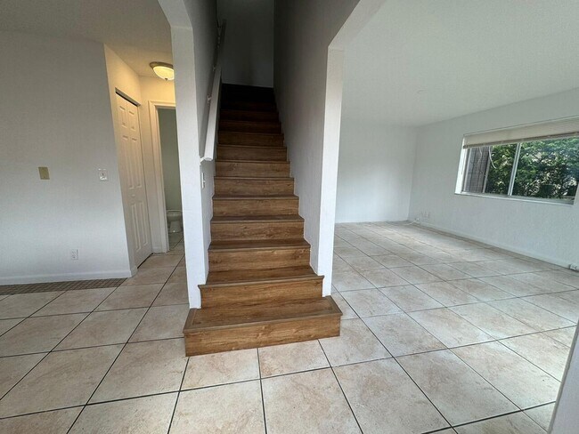 Building Photo - 2130 Sherwood Forest Blvd