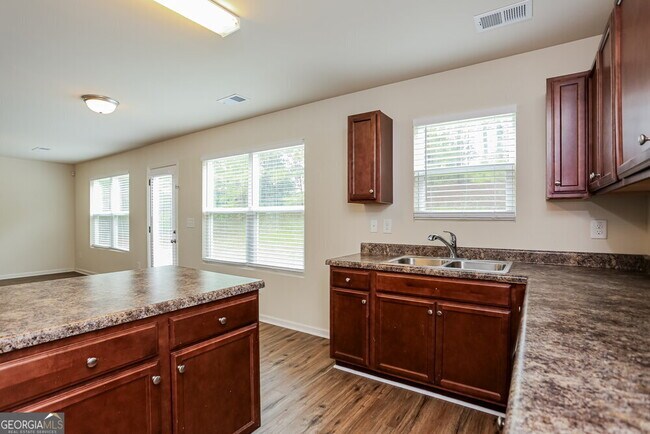 Building Photo - 130 Betty Ann Ln