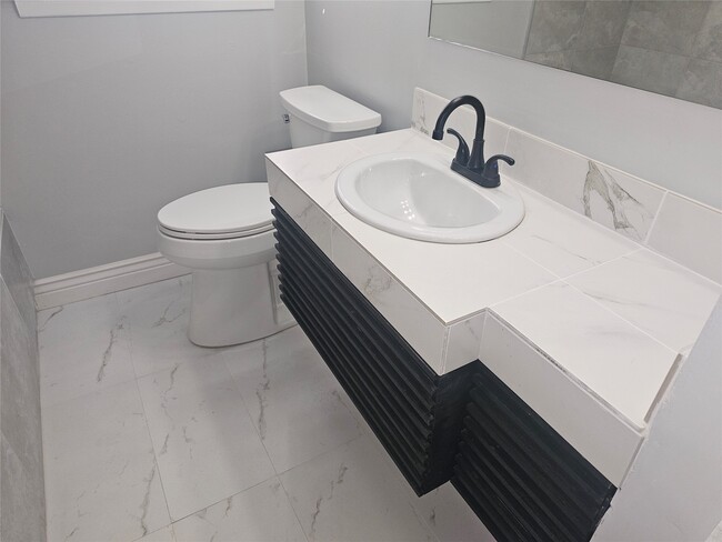 Building Photo - 10510 Sierra Dr