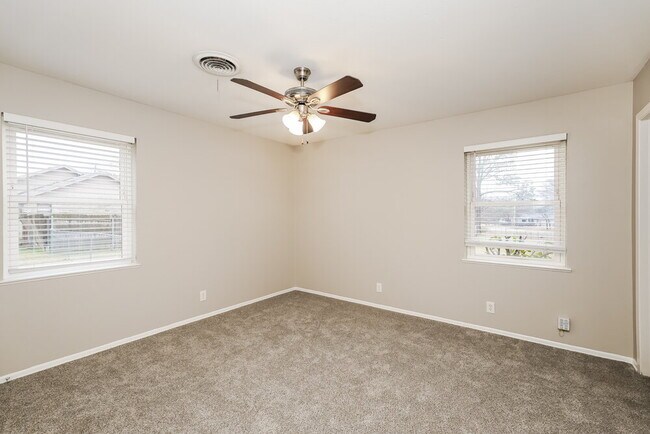 Building Photo - 6420 Valley Ridge Dr