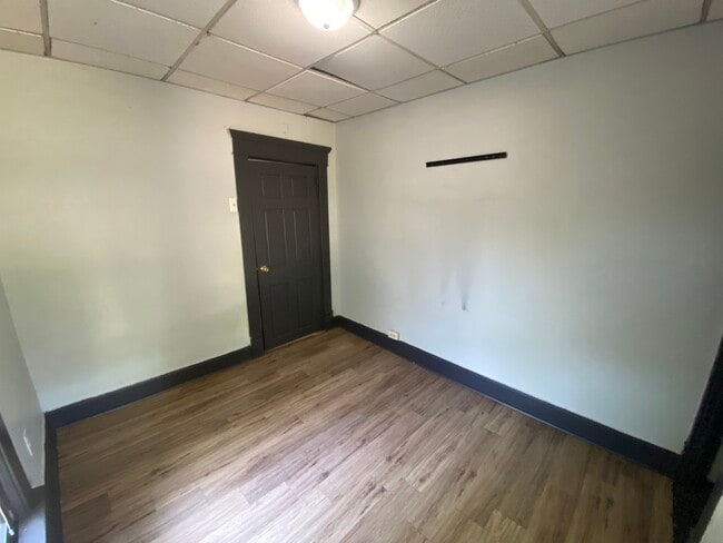 Building Photo - 428 Avenue E