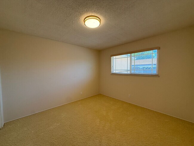Building Photo - 735 Patterson Rd