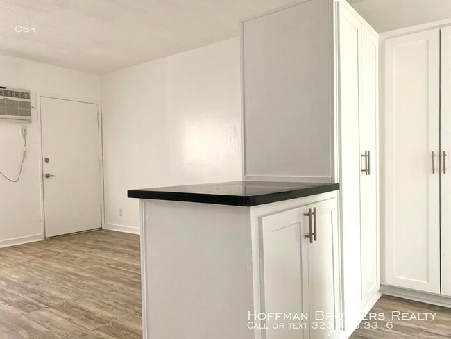 Building Photo - 5119 Fountain Ave