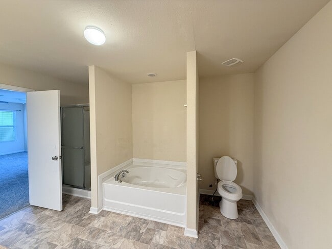 Building Photo - 182 Forestbrook Dr