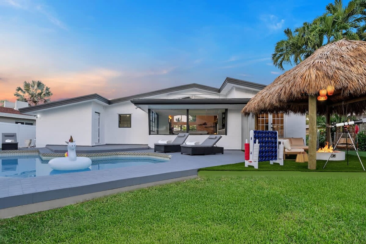 Building Photo - 20140 NE 25th Ct