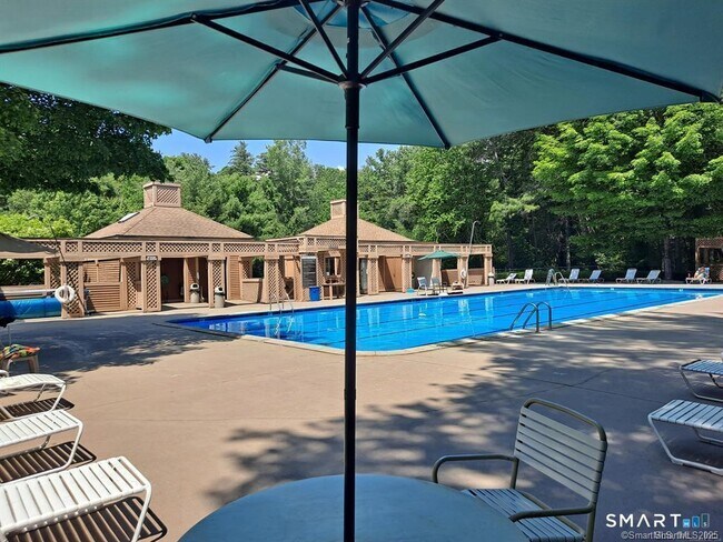 Building Photo - 4 Stonington Ct