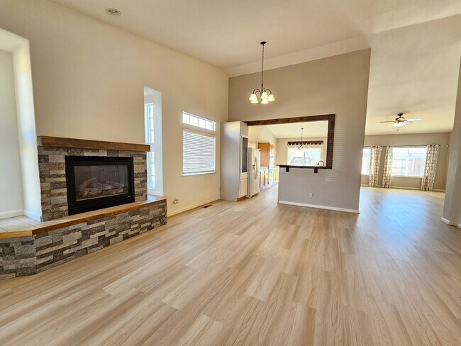 Building Photo - Cold Springs Beauty - Immaculate Newer Hom...