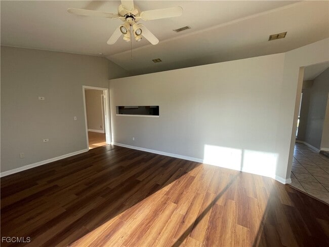 Building Photo - 1409 SW 11th Pl