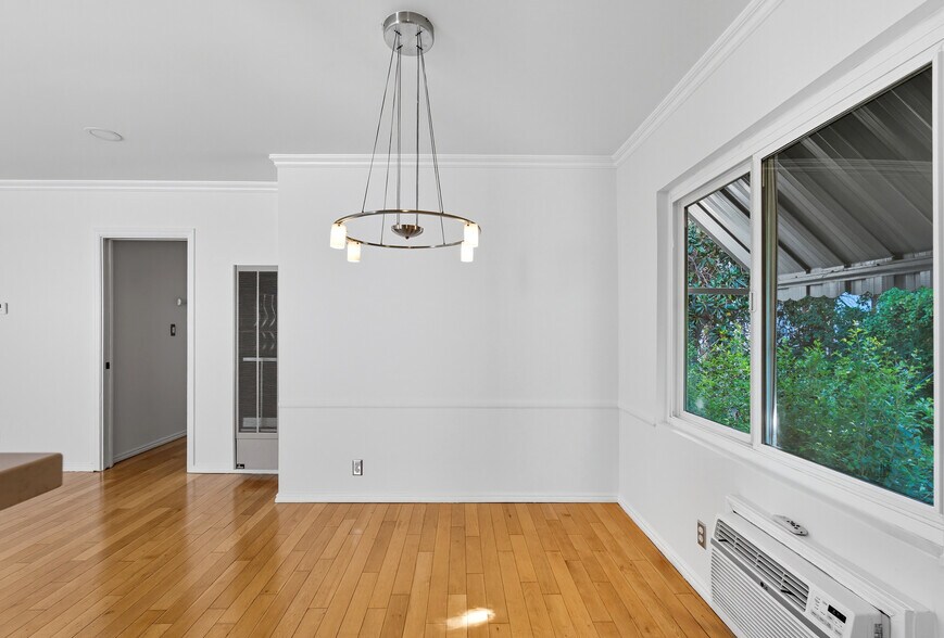 Building Photo - 1929 Tamarind Ave