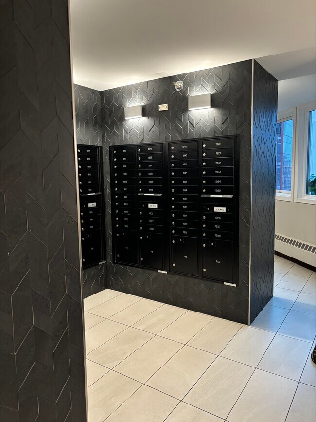 Mailroom - 433 S 7th St