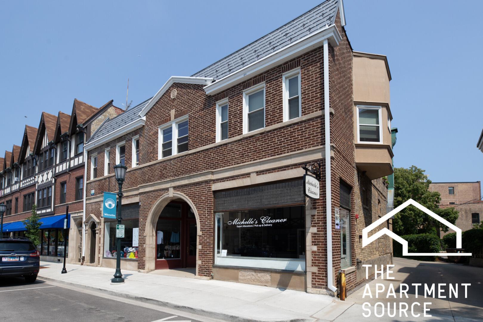 Building Photo - 809 Elm St