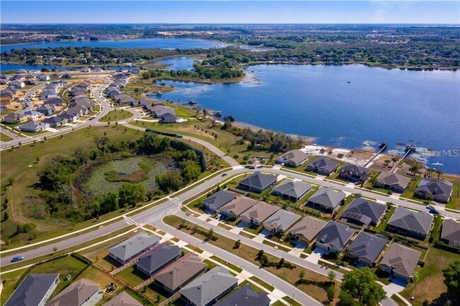 Building Photo - 17014 Crestmont Blvd