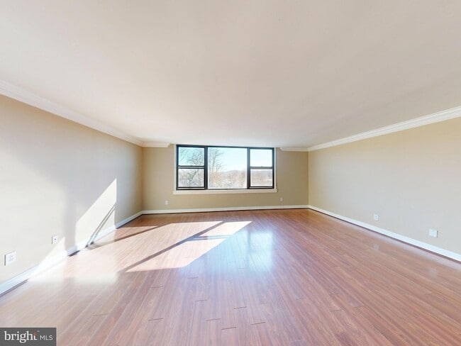 Building Photo - 4600 Duke St