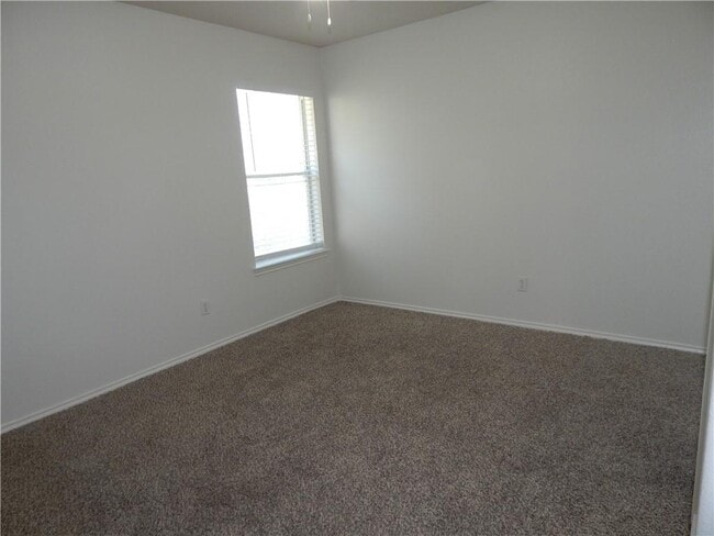 Building Photo - 13521 Shawna Dnay Dr