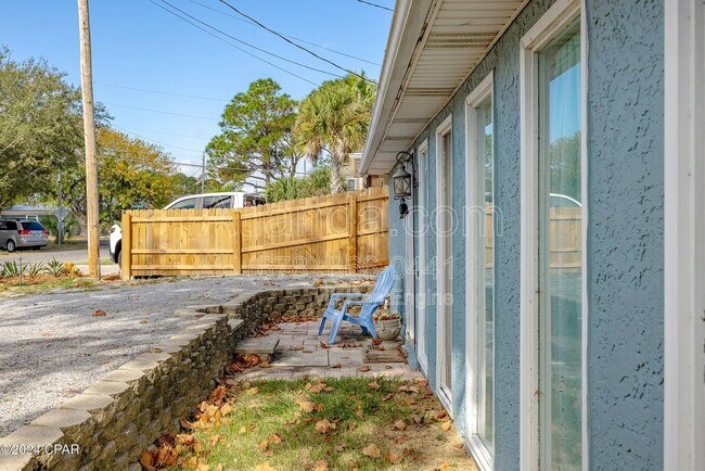 Building Photo - 5818 Hilltop Ave