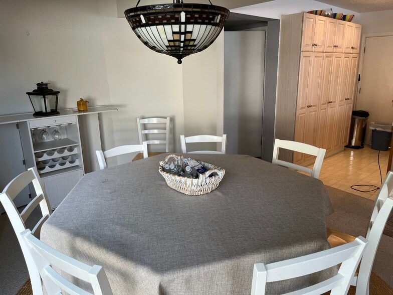 Dining room - 571 W End Dr